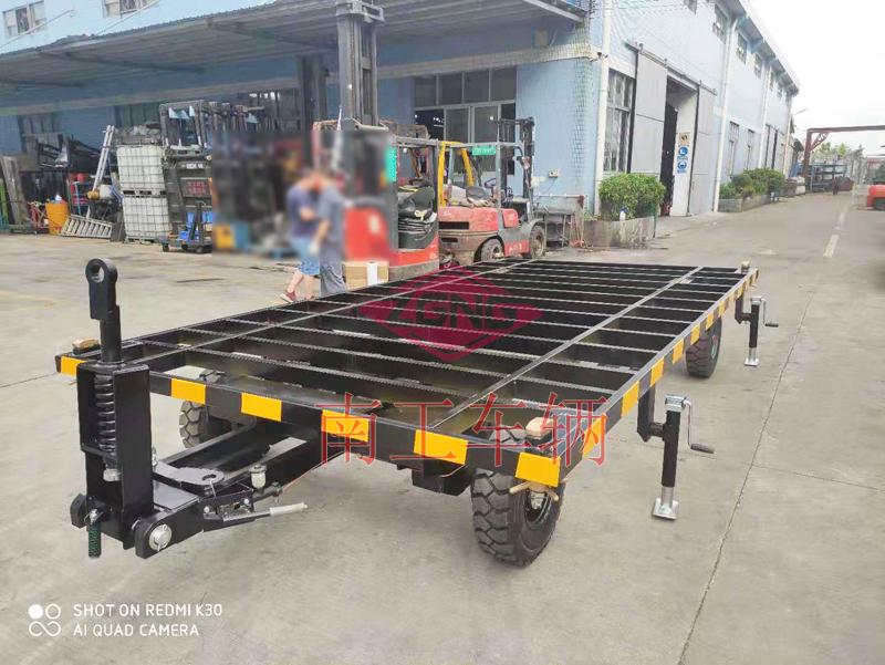 5吨骨架式欧冠联赛联赛(中国)移动房车底盘