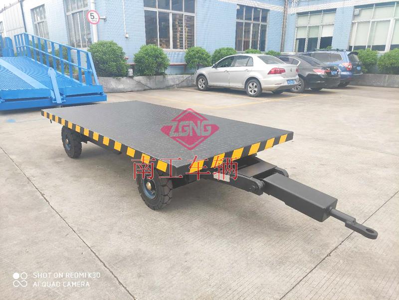 2吨移动牵引欧冠联赛联赛(中国) 无动力叉车牵引全挂