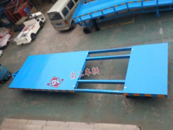 平板车 15吨伸缩型欧冠联赛联赛(中国)