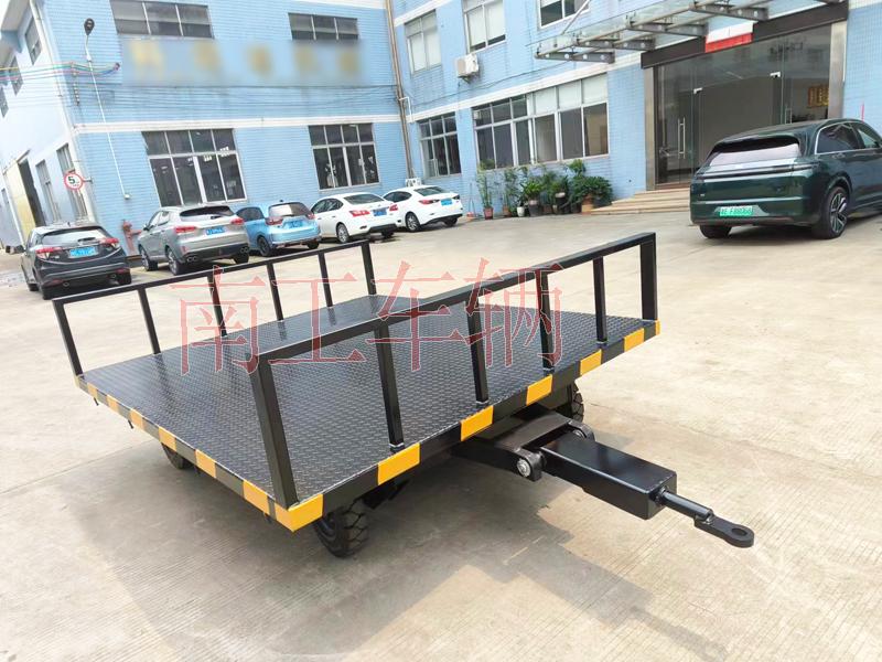 3吨欧冠联赛联赛(中国) 前后护栏固定平板车