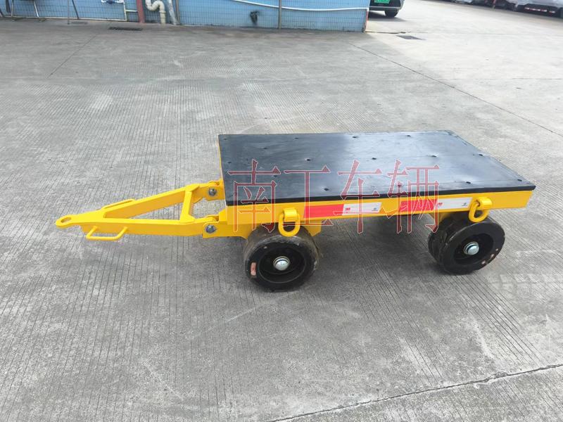2吨小型欧冠联赛联赛(中国) 带橡胶垫全挂车
