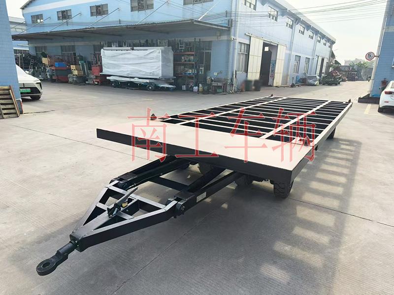 12吨骨架式欧冠联赛联赛(中国) 带角锁刹车全挂车