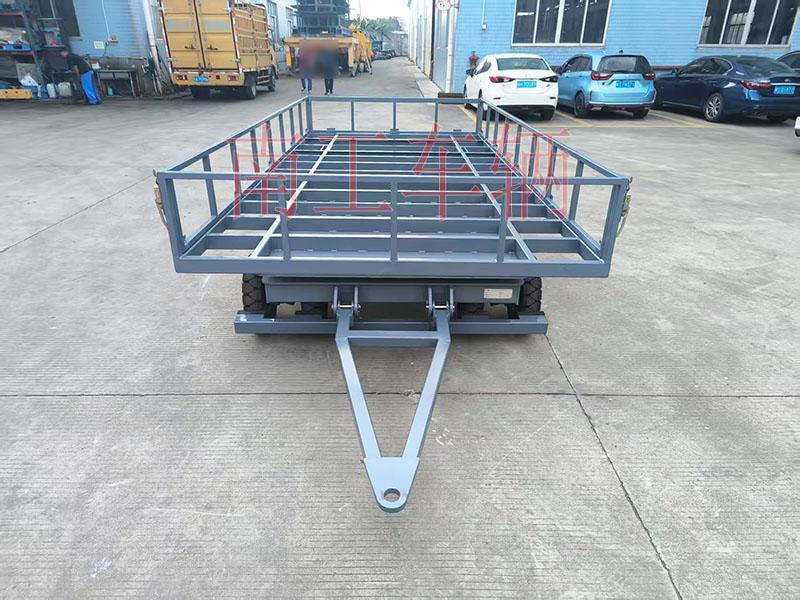 4吨骨架式牵引欧冠联赛联赛(中国) 带下翻护栏工具拖车
