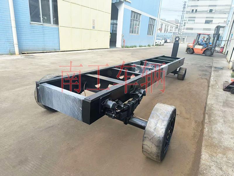 10吨牵引骨架式欧冠联赛联赛(中国) 全挂拖车底盘