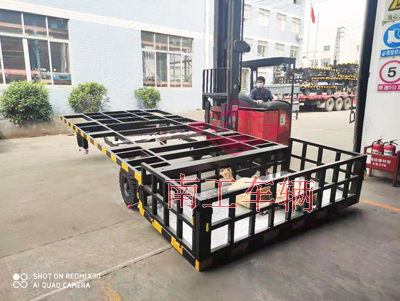 1675144979295999.jpg 4吨骨架式欧冠联赛联赛(中国)带小尾箱1I.jpg