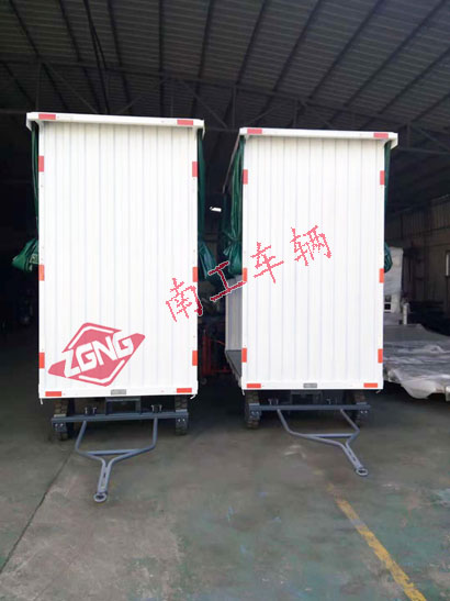 白色雨篷欧冠联赛联赛(中国)3I.jpg