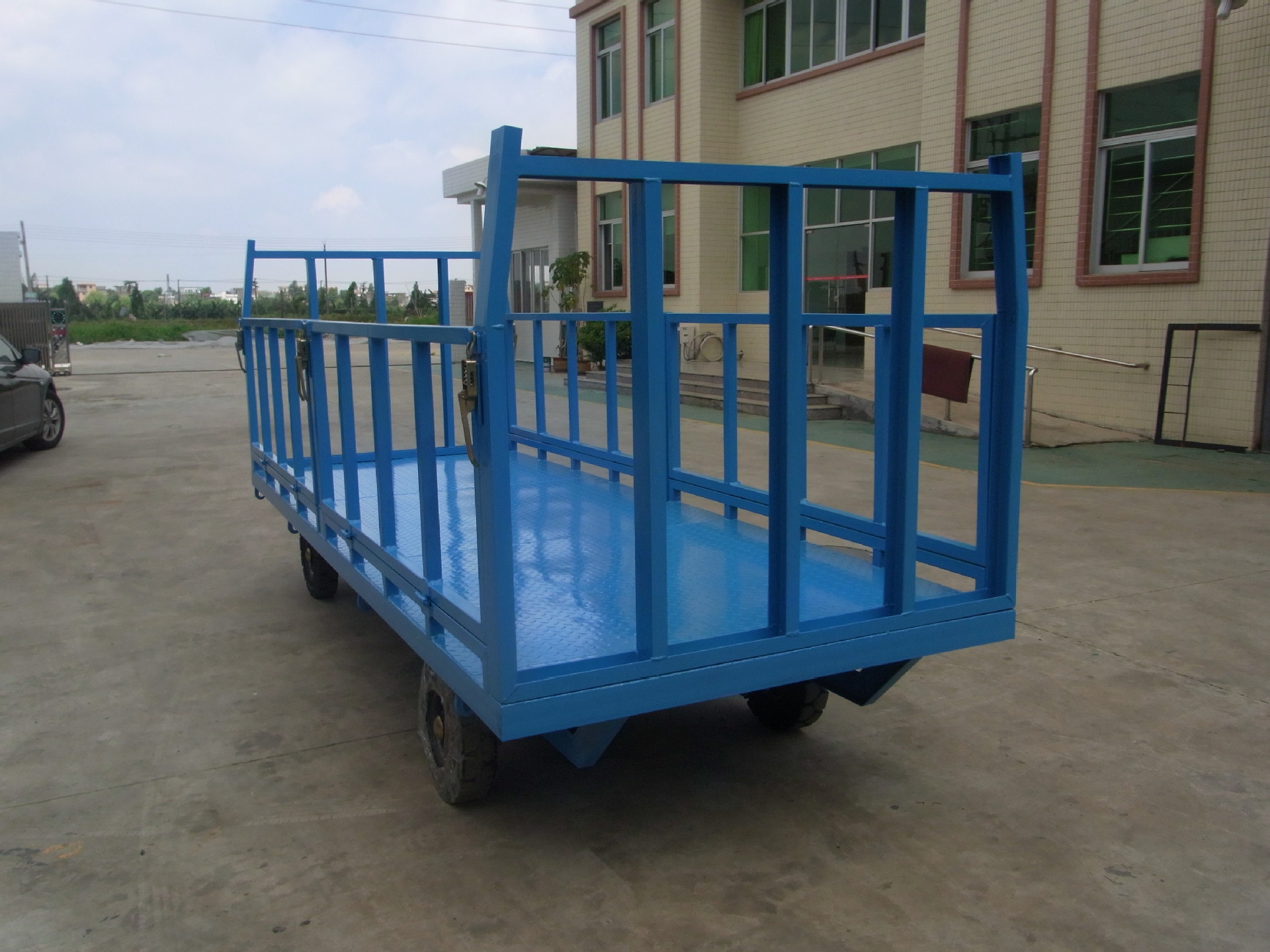 1678084403521666.jpg 3T下翻式护栏欧冠联赛联赛(中国)3.jpg
