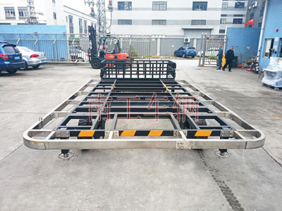 4吨欧冠联赛联赛(中国)带箱体铝花纹板3I.jpg