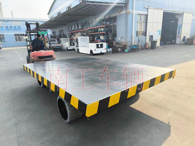 30吨重型欧冠联赛联赛(中国) 环保实心轮胎3I.jpg