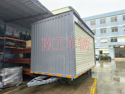 10吨箱式欧冠联赛联赛(中国)两侧带卷帘门I.jpg
