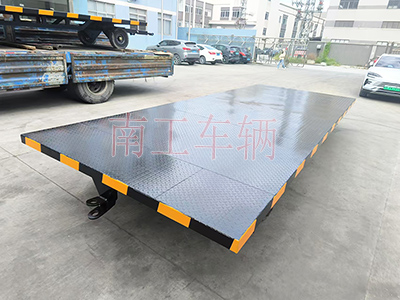 5吨全挂式欧冠联赛联赛(中国) 移动拖车底盘3I.jpg