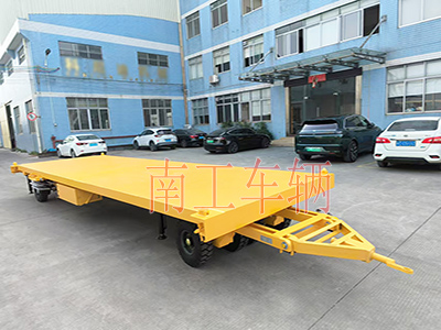 10吨欧冠联赛联赛(中国)带液压支腿伸缩梯工具车3I.jpg