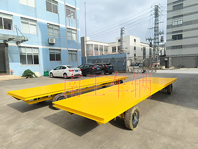 5吨欧冠联赛联赛(中国) 牵引平板全挂拖车5I.jpg