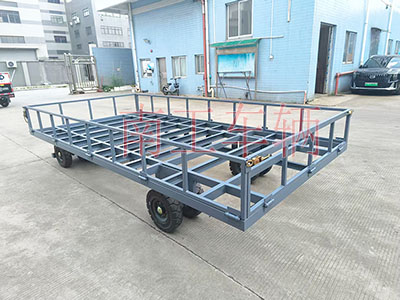 4吨骨架式欧冠联赛联赛(中国) 带下翻护栏工具拖车2I.jpg