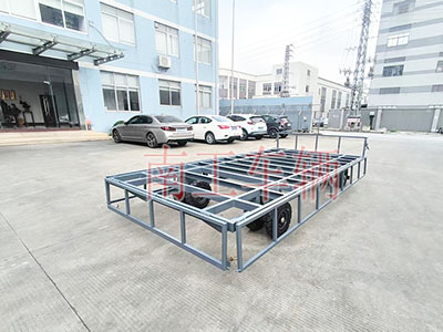 4吨骨架式欧冠联赛联赛(中国) 带下翻护栏工具拖车5I.jpg