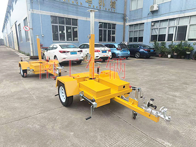 1763516886950421.jpg 手动升降广告拖车 移动式拖车底盘1I.jpg